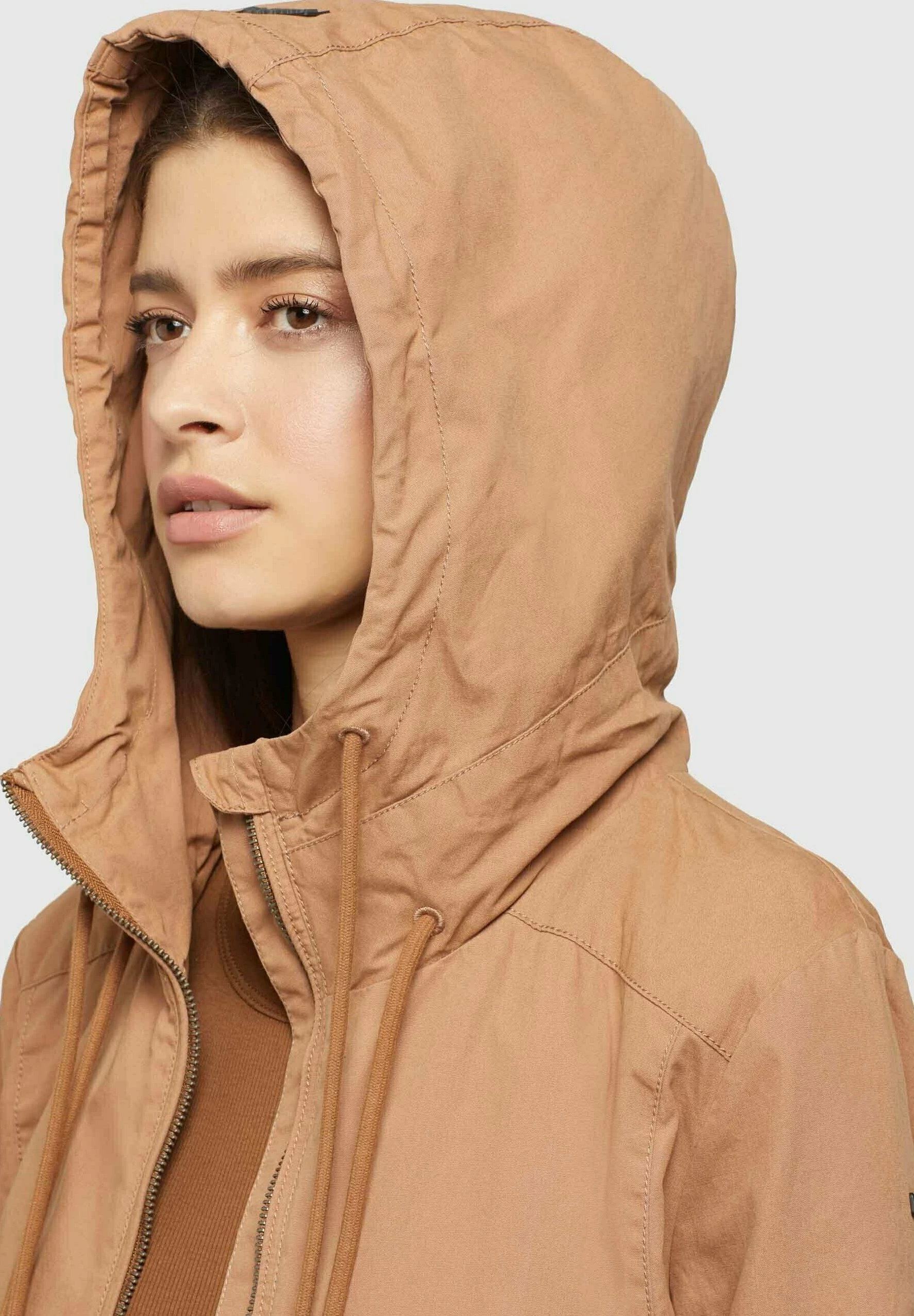 Khujo Rolava - Lichte Jas - Toffee 6 Khujo Rolava - Lichte Jas - Toffee - Afbeelding 4